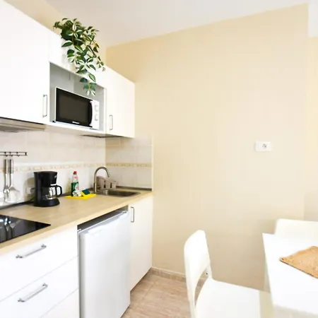 Book Jet - Arena Pool & Wifi Alisios